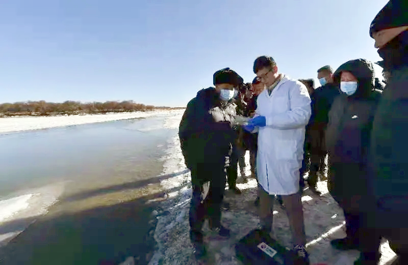 抓好黃河大保護、協(xié)同推進大治理——劉坪書記現(xiàn)場指導(dǎo)調(diào)研天晟源環(huán)保監(jiān)測工作