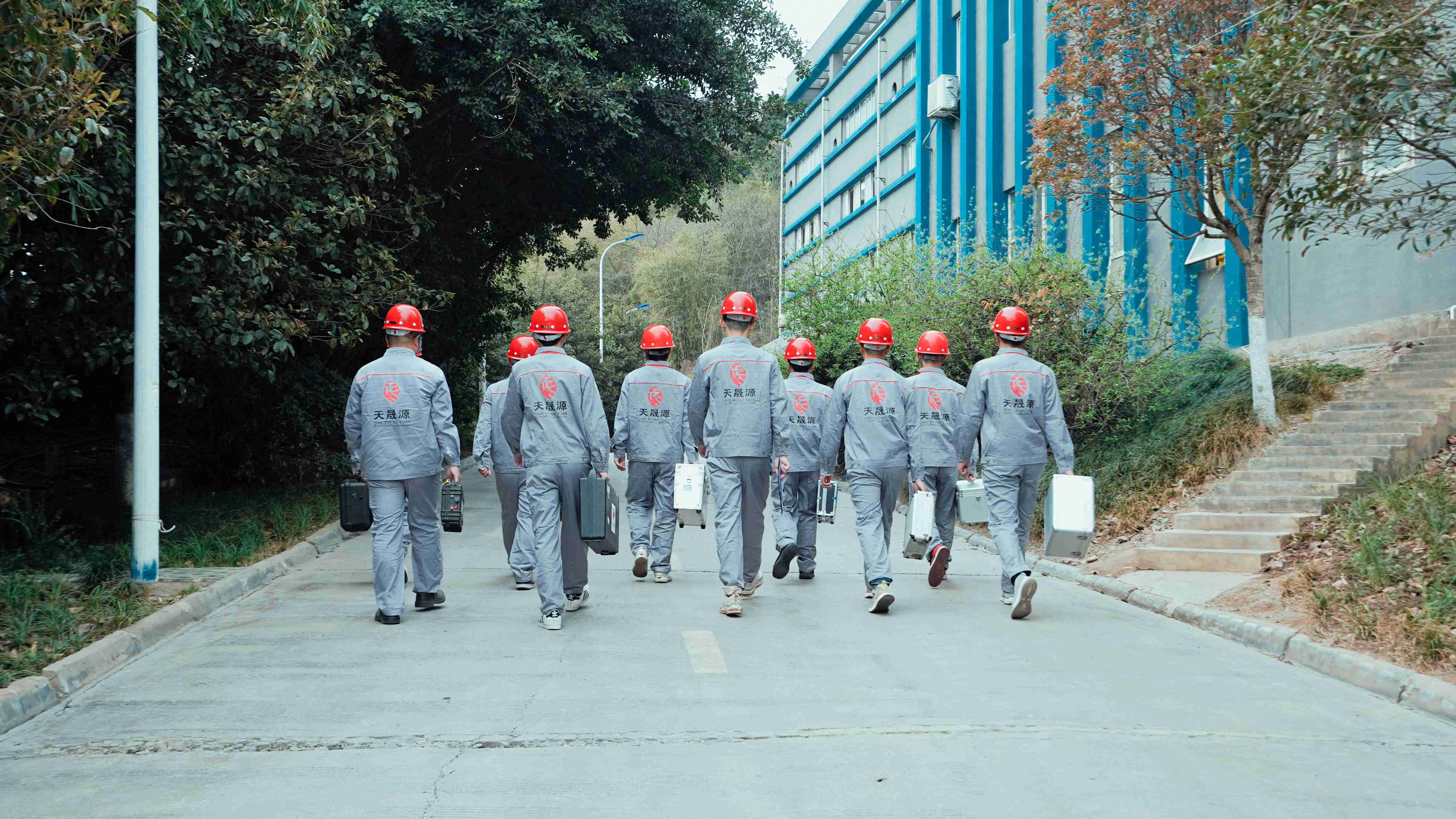 奮戰(zhàn)五一︱青年力量樹榜樣，敢為先鋒立模范